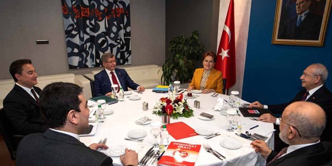 Millet İttifakı'nın cumhurbaşkanı adayı Davutoğlu mu? Gelecek Partisi ilan etti