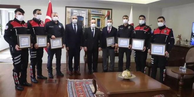 16 Milyon liralık vurgunu yakalayan polislere ödül