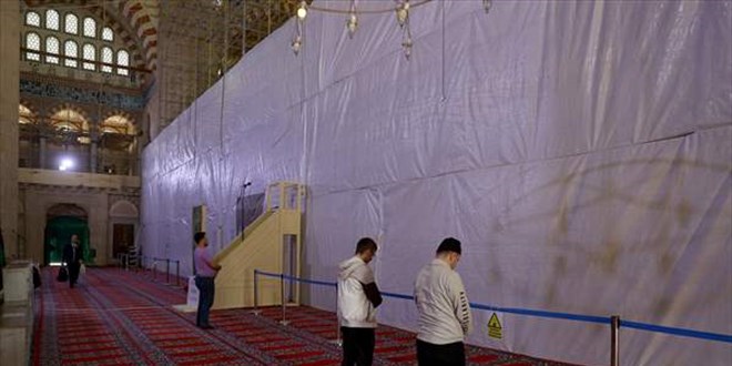 Restorasyonu süren Selimiye'de 300 kişi teravih namazı kılabilecek