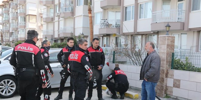 Kom�usunu silahla yaralayan emekli polis kendisini ihbar etti