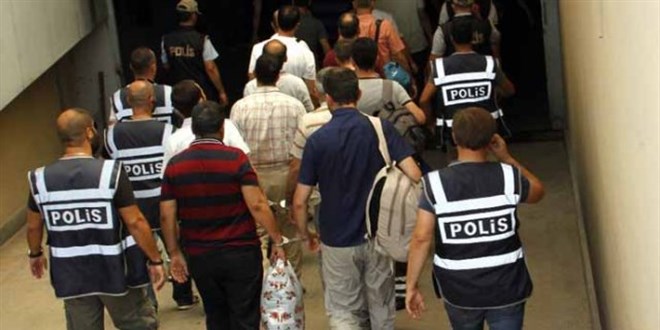 Konak Belediyesinde 'rvet'ten yakalanan 4 alana adli kontrol