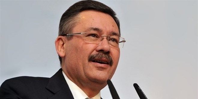 Gökçek: Kaşıkla topluyor, bürokrasi ihanet edip kürekle dağıtıyor