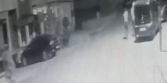 Hırsızlık için girdikleri evden aldıkları anahtarla otomobili çaldılar