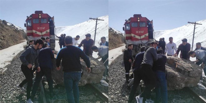 Dağdan kopan kaya parçaları Doğu Ekspresi ulaşımını aksattı
