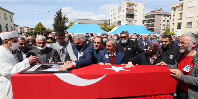 Hakkari'de şehit olan Asteğmen Kupşen İzmir'de son yolculuğuna uğurlandı