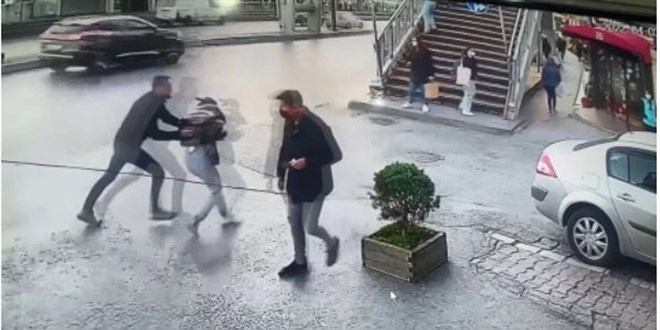 Esenyurt'ta kadın cinayetinin faili hastanede öldü