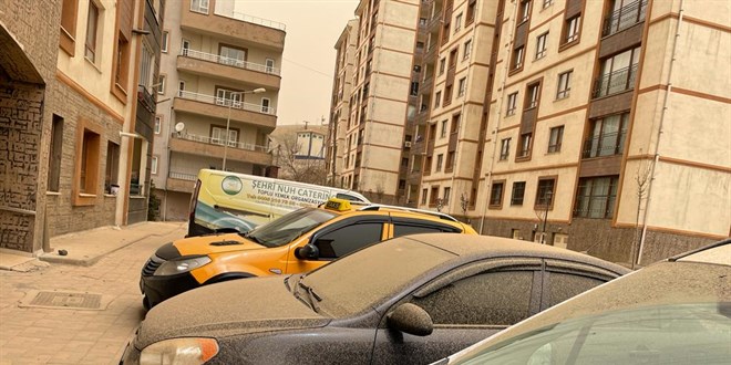 Şırnak ve Siirt'te toz taşınımı etkisini sürdürüyor