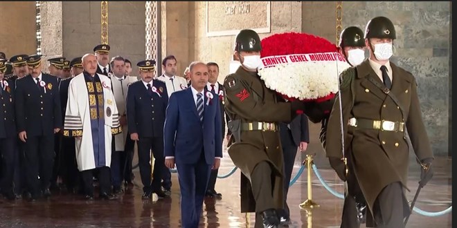 Emniyet teşkilatı Anıtkabir'i ziyaret etti