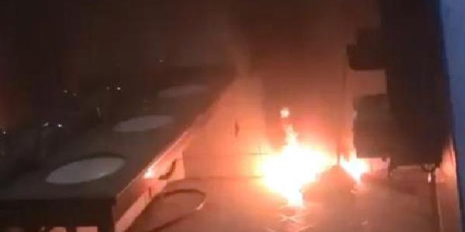 Avc�lar'da lisede yang�n pani�i