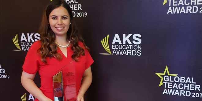 �lham veren projeler geli�tiren Nurten ��retmen, deneyimlerini �niversitelilere aktard�