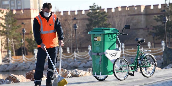 Konya'da temizlik ekipleri de artk bisikletli