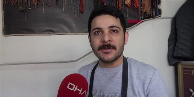 4 yıl öğretmenlik okudu, atanamayınca tespih ustası oldu