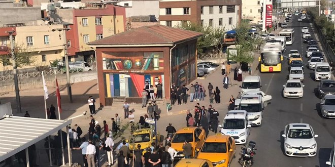 15 kişi görevlilere saldırmıştı... İl Göç Müdürlüğü açıklama yaptı