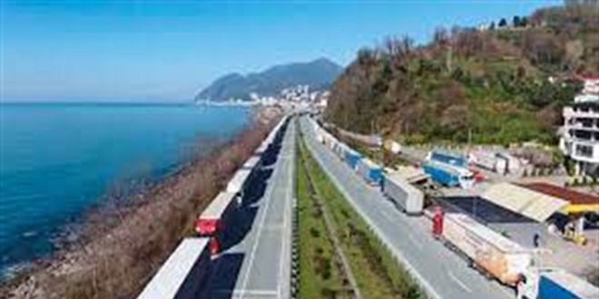 Tır şoförleri ülkeden kaçıyor! Avrupa'da 3 bin avro veriyorlar