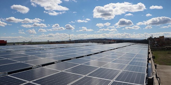 Güneş enerjisinde 8 bin megavatı aşan kapasite 78 ile yayıldı