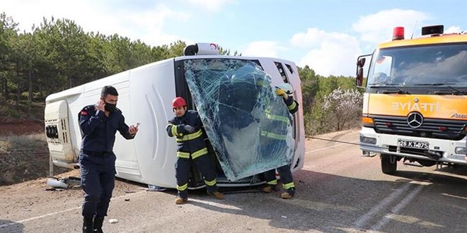Eskişehir'de cezaevi nakil aracı devrildi: 6 yaralı