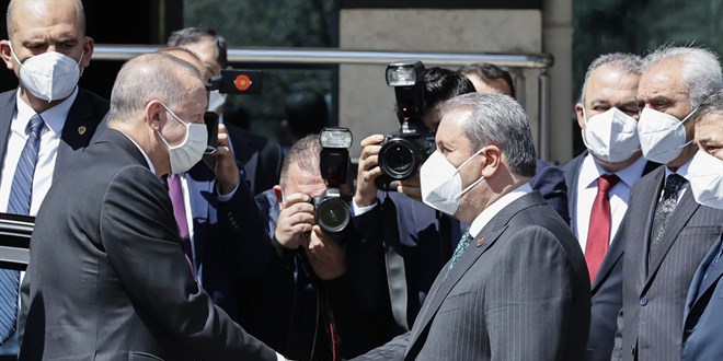Cumhurbaşkanı Erdoğan, Büyük Birlik Partisi'ni ziyaret etti
