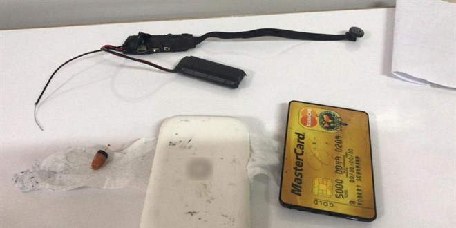 Ehliyet sınavında üzerinden kredi kartı görünümlü 'böcek' çıktı