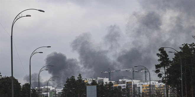 Rusya, başkent Kiev'i bombaladı