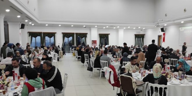 stanbul'da ehit aileleri ve gaziler iin iftar program dzenlendi
