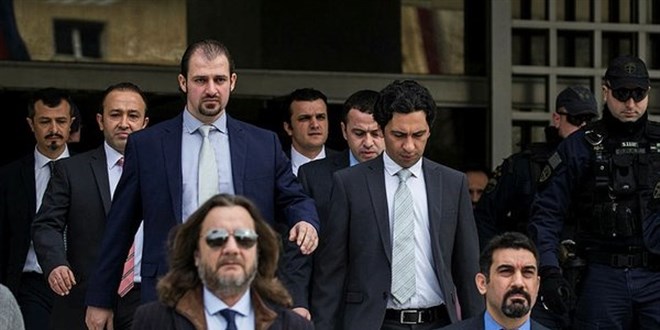 Yunan basını: Atina 8 FETÖ'cü darbeciyi kaçırdı
