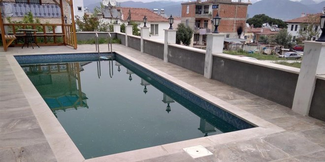 Yağmur suyu dolu havuza düşen 3 yaşındaki çocuk öldü