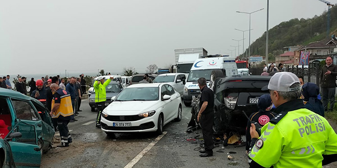 Trabzon'da zincirleme kaza: 1 l, 1 ar yaral