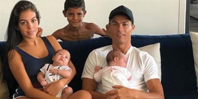 Cristiano Ronaldo evlat acısıyla sarsıldı!