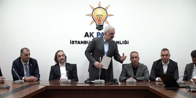 Sultangazi'de CHP'li Belediye Meclis yesi istifa ederek, AK Parti'ye geti
