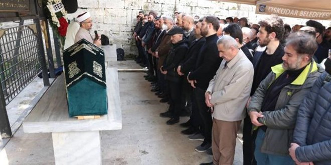 Şair Bülent Parlak son yolculuğuna uğurlandı