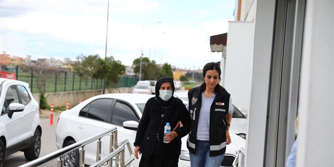 '�akarlar' �etesini 73 ya��ndaki babaanne y�netiyormu�