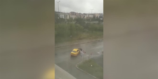 Yabancı uyruklu müşterisini darbeden taksici gözaltına alındı