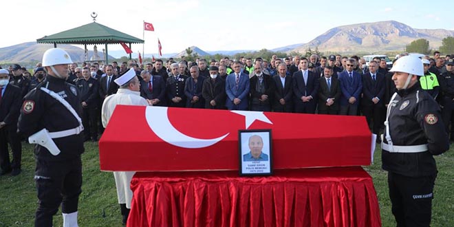 Evinde kalp krizi geçiren polis memuru hayatını kaybetti