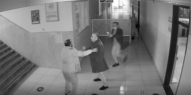 Lisede öğrenci ve velisini bıçaklayan öğretmen eşine hapis