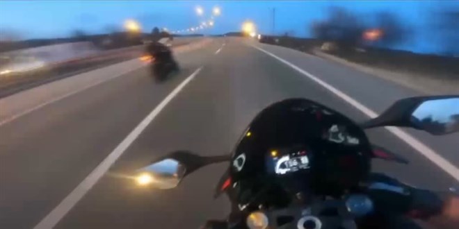 Karabük'te polis, motosikletleri ile tehlikeli yolculuk yapan sürücüleri arıyor