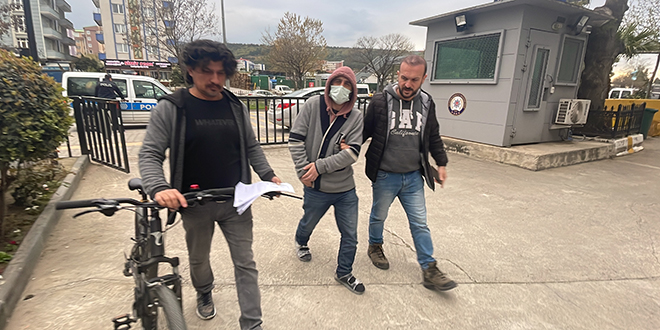 Okulun önünden bisiklet çalan 'takım elbiseli' hırsız yakalandı