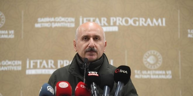 Bakan Karaismailoğlu'ndan Sabiha Gökçen Havalimanı metro hattı açıklaması