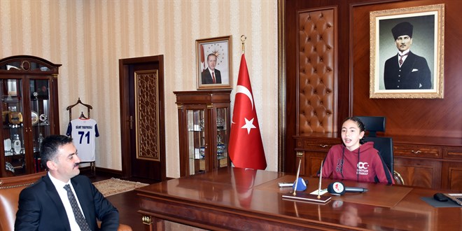 'Temsili vali', okul çevresinde trafik denetimi talimatı verdi
