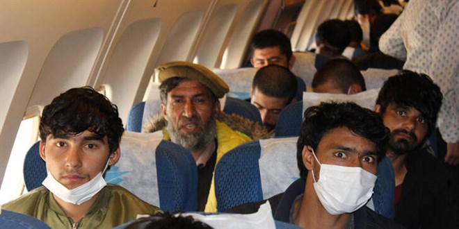 Malatya'dan, Afganistan uyruklu 227 kaçak ülkelerine gönderildi