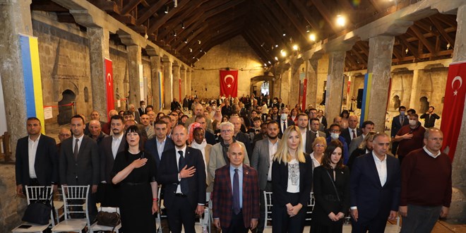Savaşta hayatını kaybeden Ukraynalı çocuklar, Büyükçekmece'deki sergide anıldı