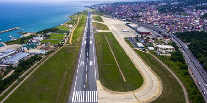 Trabzon'da ertelenen uçak seferleri yeniden başladı