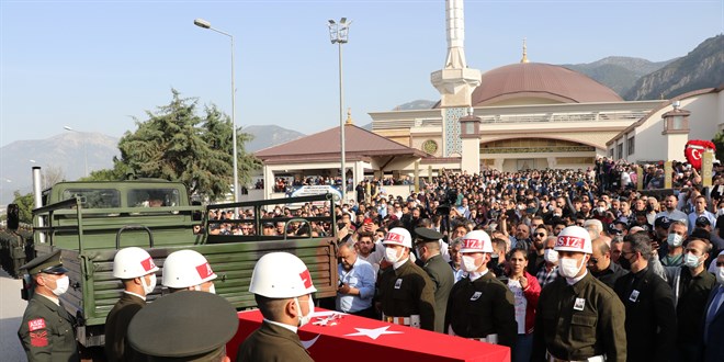 Şehit Piyade Teğmen Bekir Can Kerek, Denizli'de son yolculuğuna uğurlandı