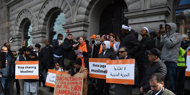 İsveç'te Kur'an-ı Kerim yakma provokasyonu protesto edildi