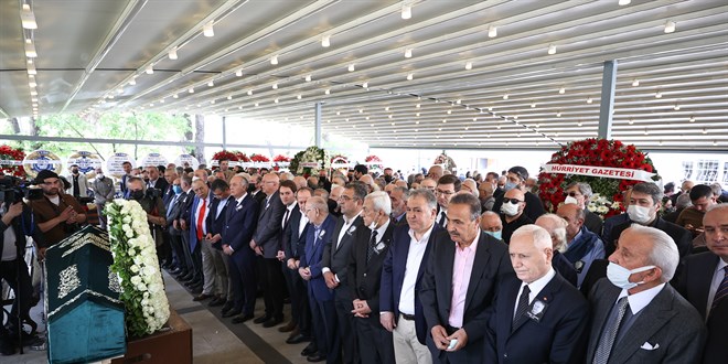 Gazeteci-yazar Tufan Türenç, İstanbul'da son yolculuğuna uğurlandı