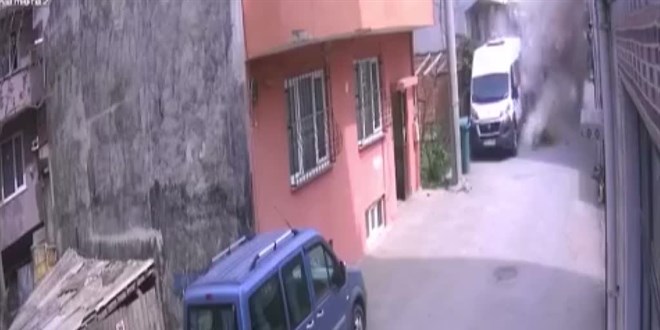 Bursa'da eğitim uçağının düşme anı güvenlik kamerasında
