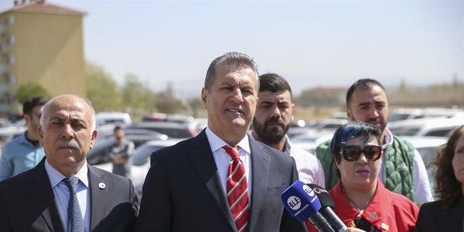 Sarıgül, Sincan Cezaevi önünde 'af çağrısı' yaptı