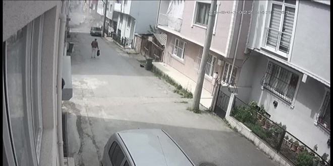 Markete giderken d��en u�a��n alt�nda kalmaktan son anda kurtuldu