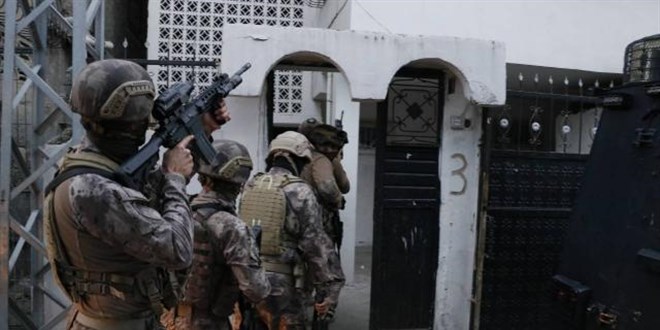 Adana'da DEAŞ'a şafak operasyonu 08:01