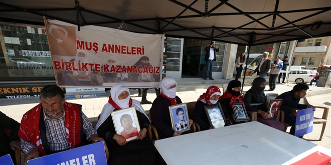 Muş'ta çocuklarını terör örgütünden kurtarmak isteyen ailelerin sayısı arttı