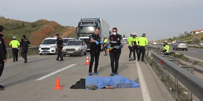 Kırıkkale'de feci kaza: Camdan fırlayan sürücü hayatını kaybetti